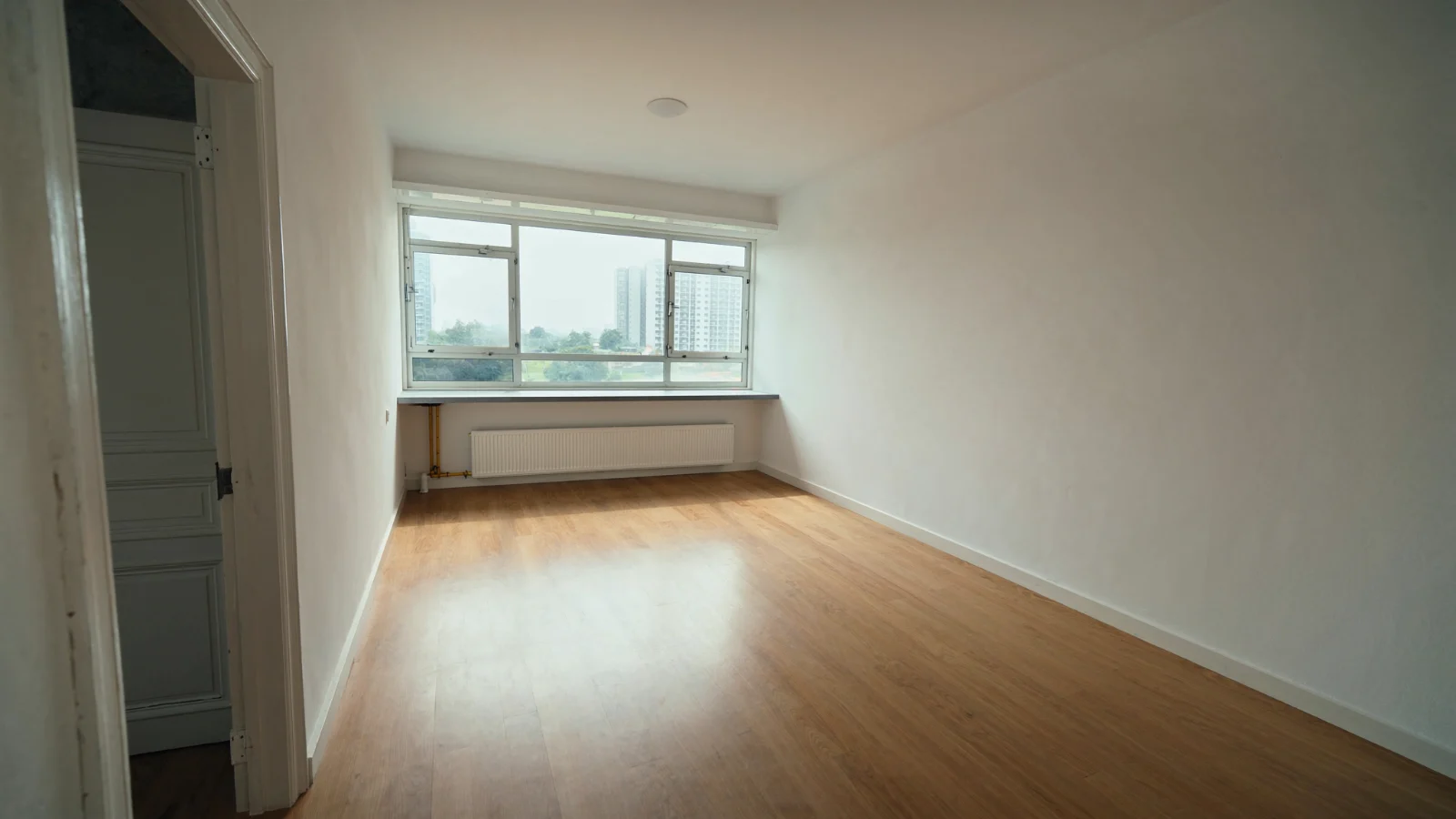 Apartamento vazio pronto para a mudança do casal