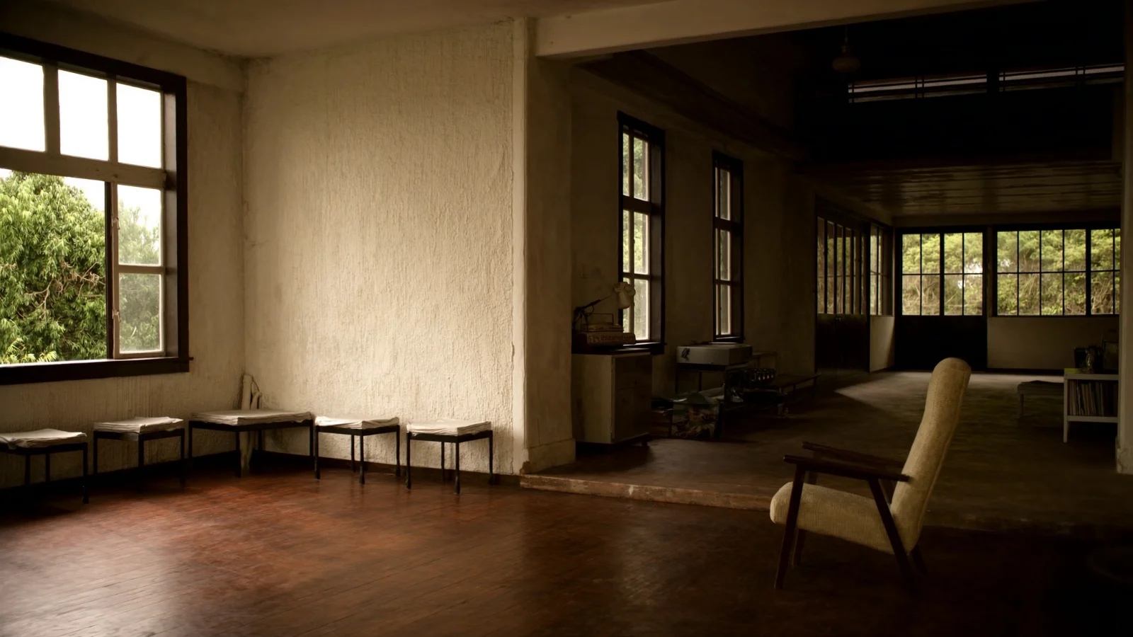 Sala de apartamento antigo com planta ampla